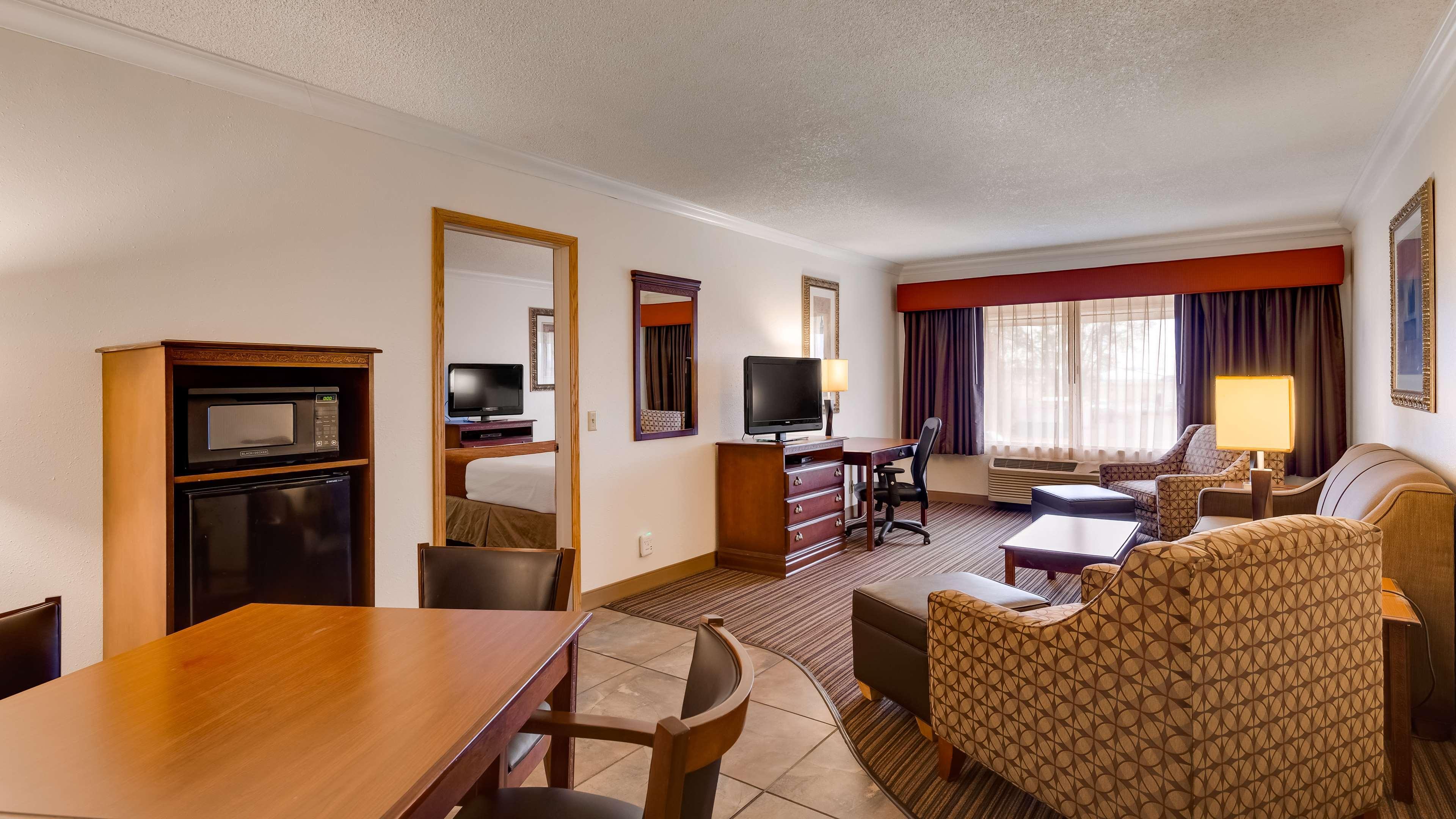 Best Western War Bonnet Inn Miles City Exterior foto