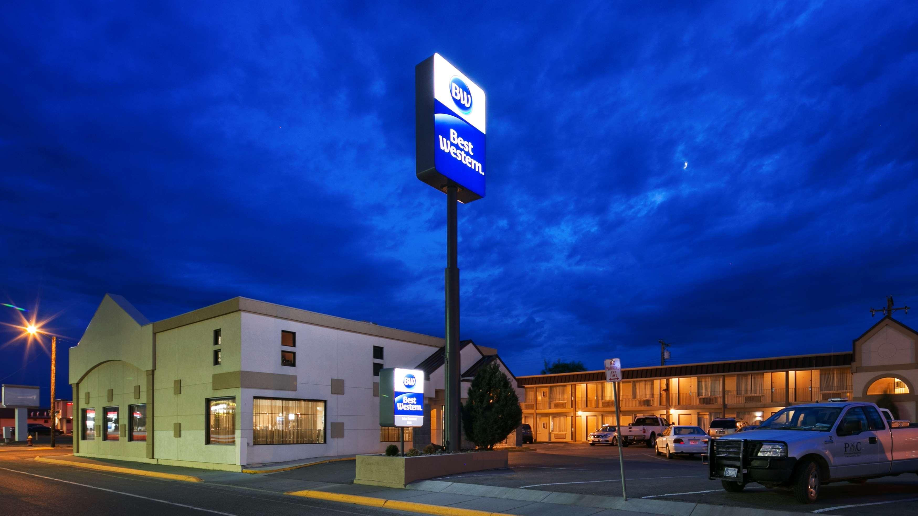 Best Western War Bonnet Inn Miles City Exterior foto