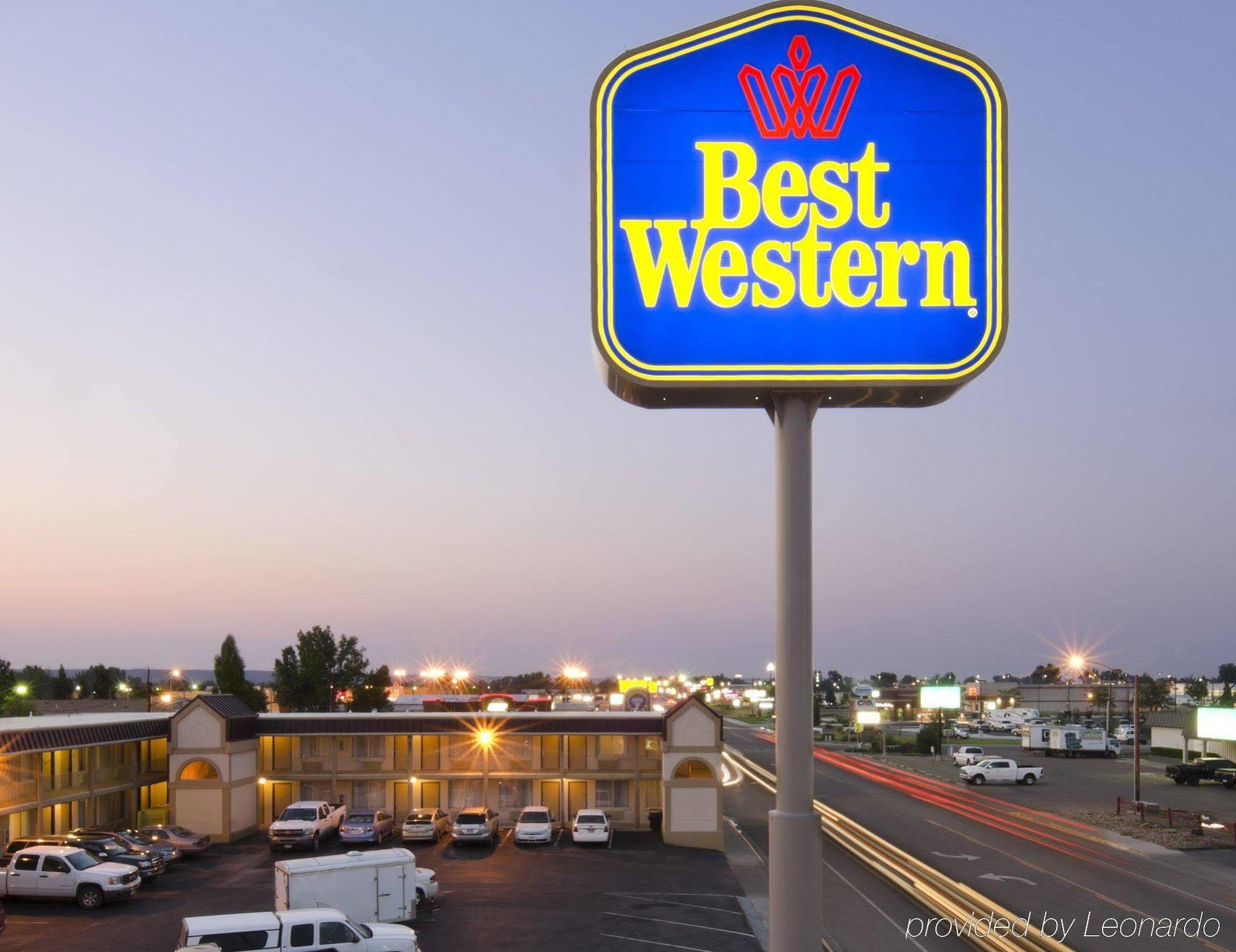 Best Western War Bonnet Inn Miles City Exterior foto